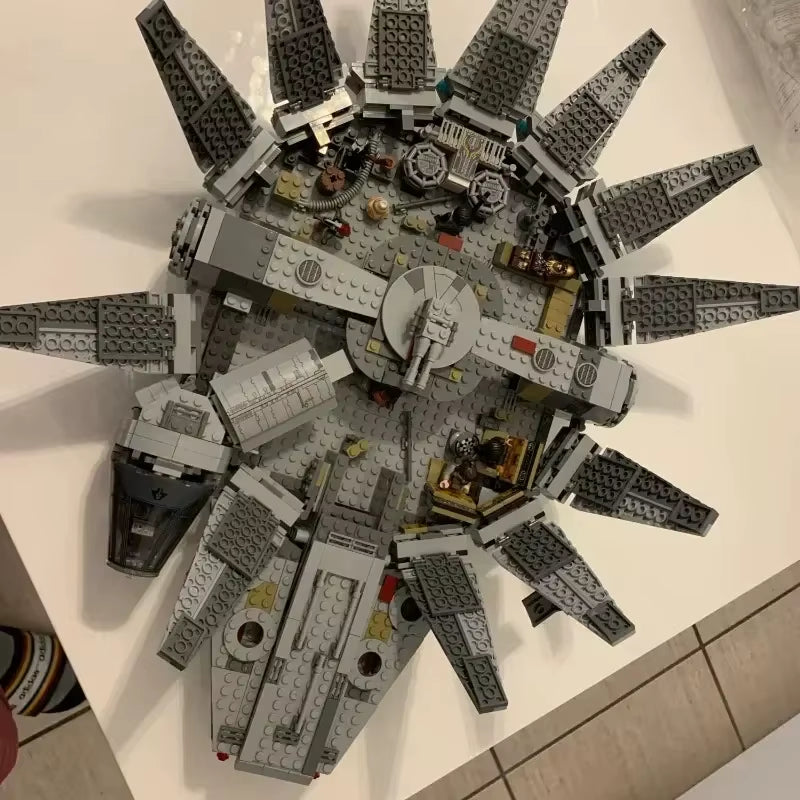 In Stock 1381 Pcs Space Millennium War Ship Spacecraft Set Falcon Alien MINI 75105 Figure Model Building Blocks Bricks Toy Gift